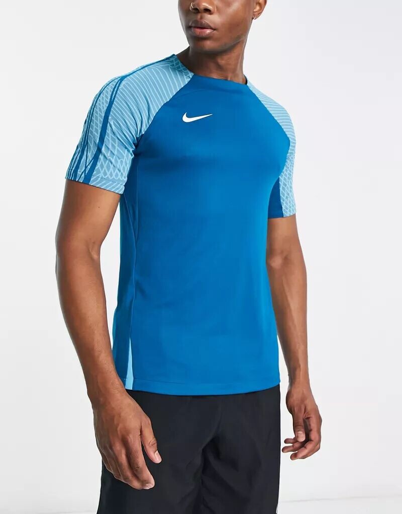 

Бирюзовая футболка Nike Strike Dri-FIT со вставками