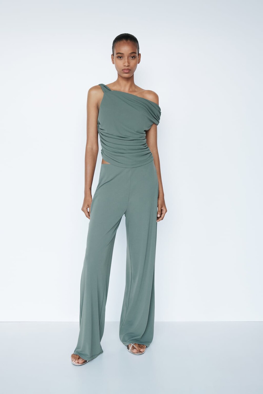 

Асимметричный топ с драпировкой ZARA, синий
