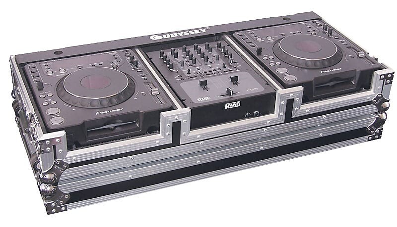 

Микшер Odyssey FZ10CDJW Flight Zone DJ CD/Mixer Case with Wheels