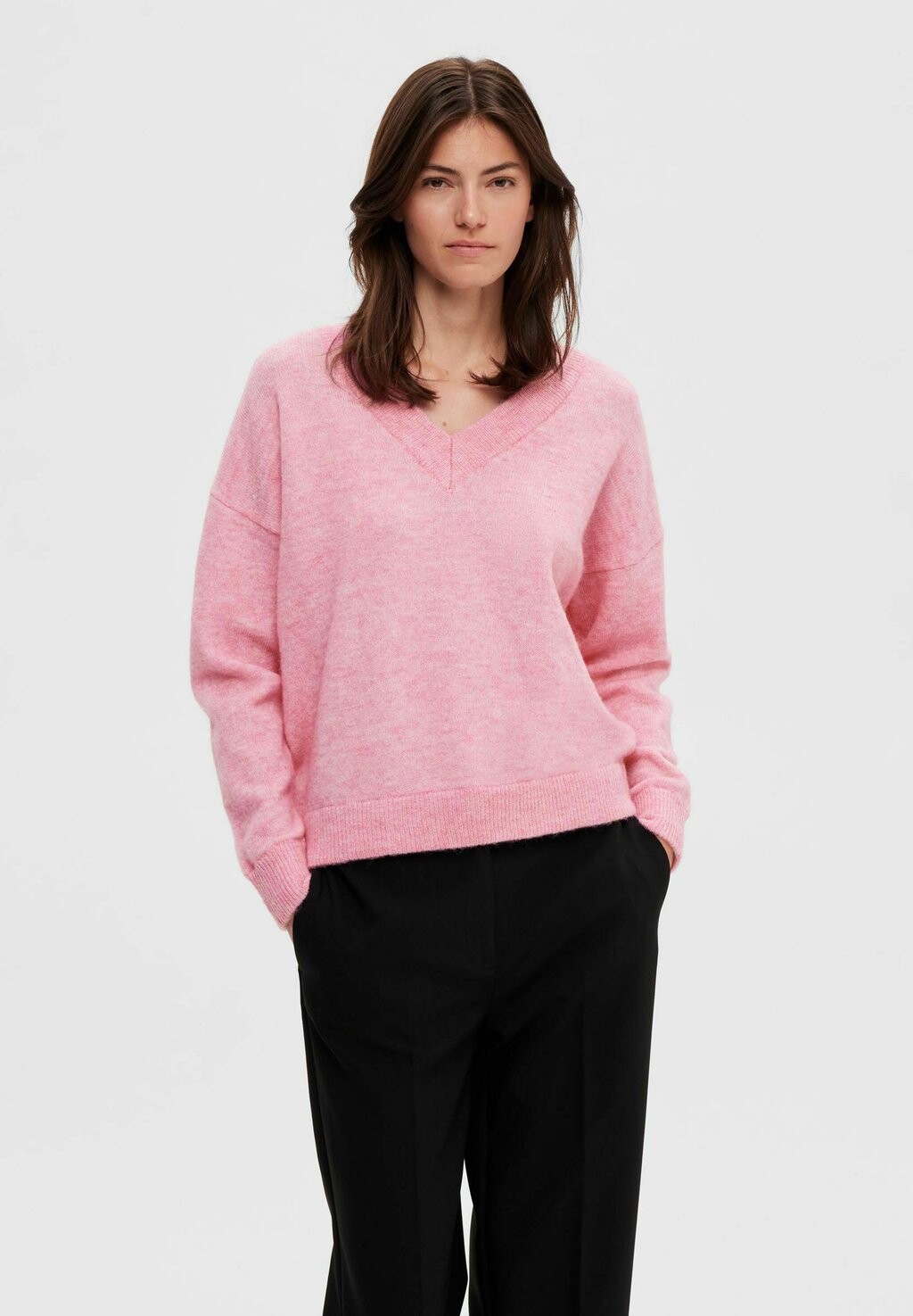 

Свитшот Selected Femme MALINE LS V-NECK NOOS, цвет moonlite mauve