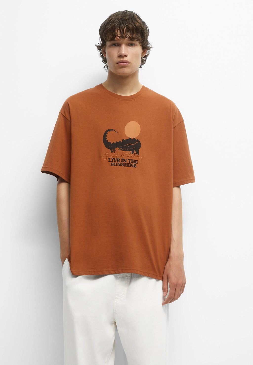 

Футболка с принтом PULL&BEAR, охра
