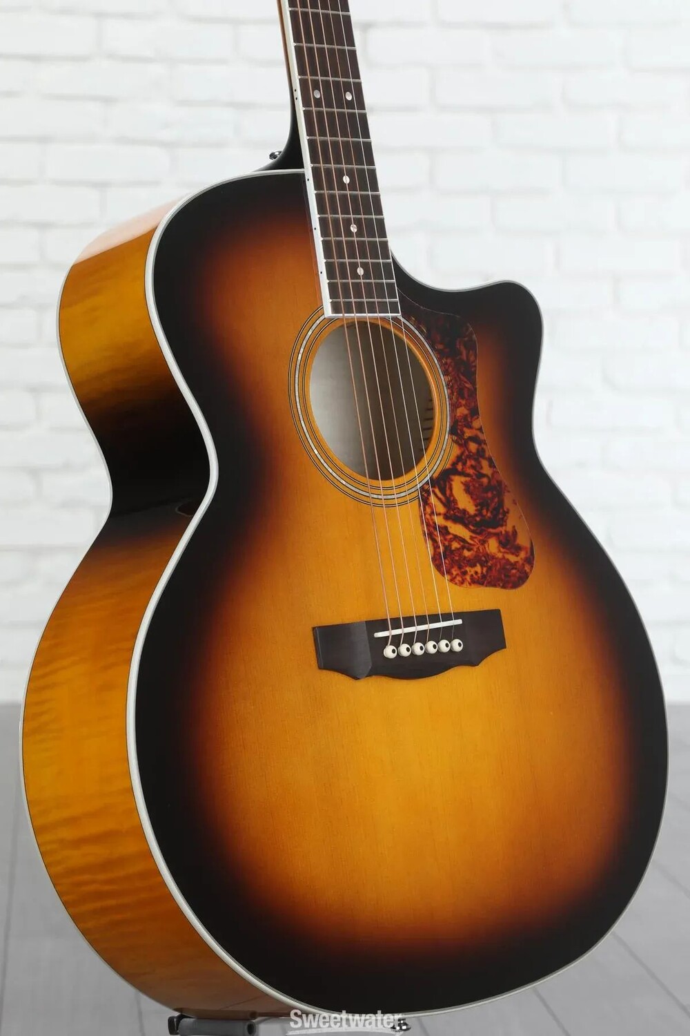 

Акустически-электрическая гитара Guild F-250CE Deluxe — Antique Burst