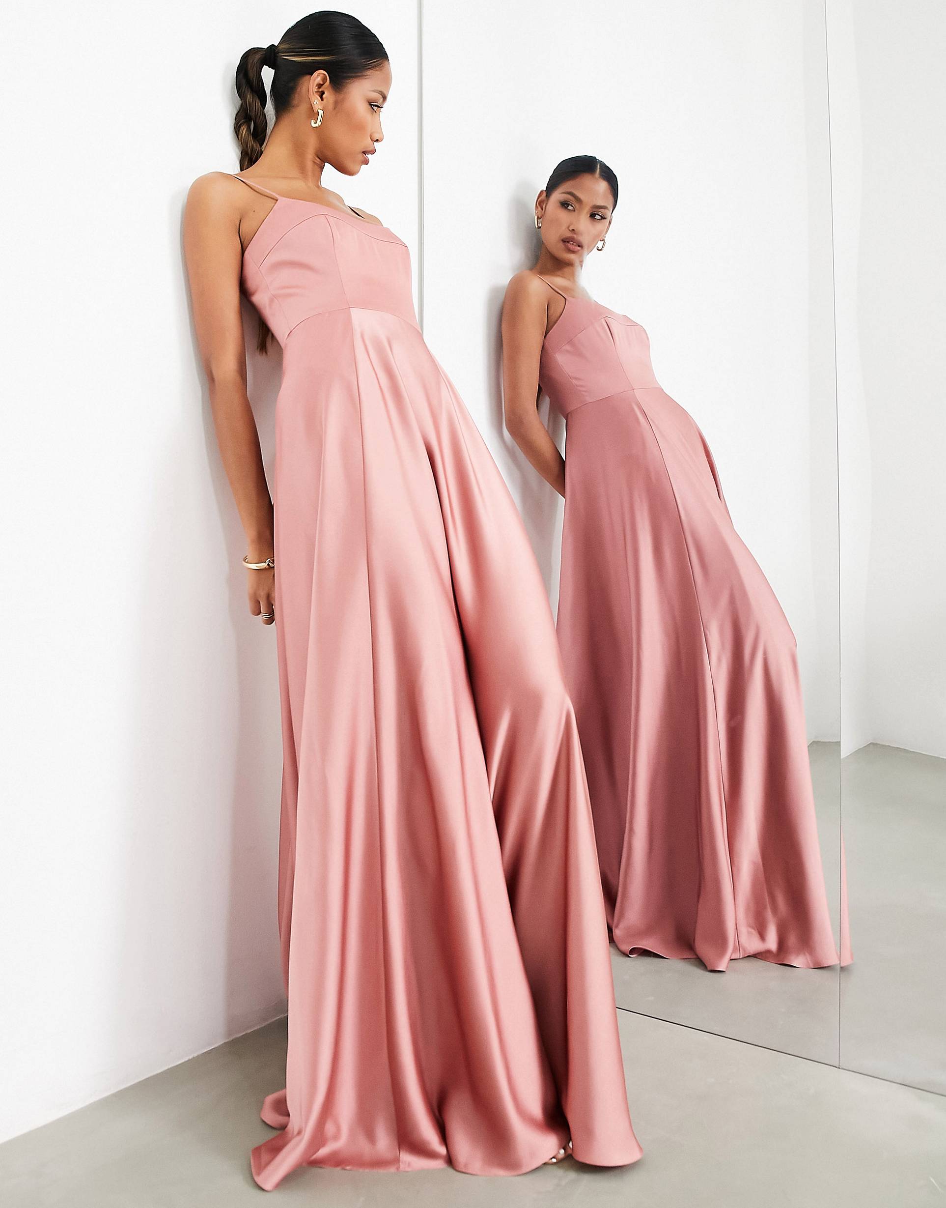 цена Темно-розовое атласное платье макси на бретелях с пышной юбкой ASOS EDITION