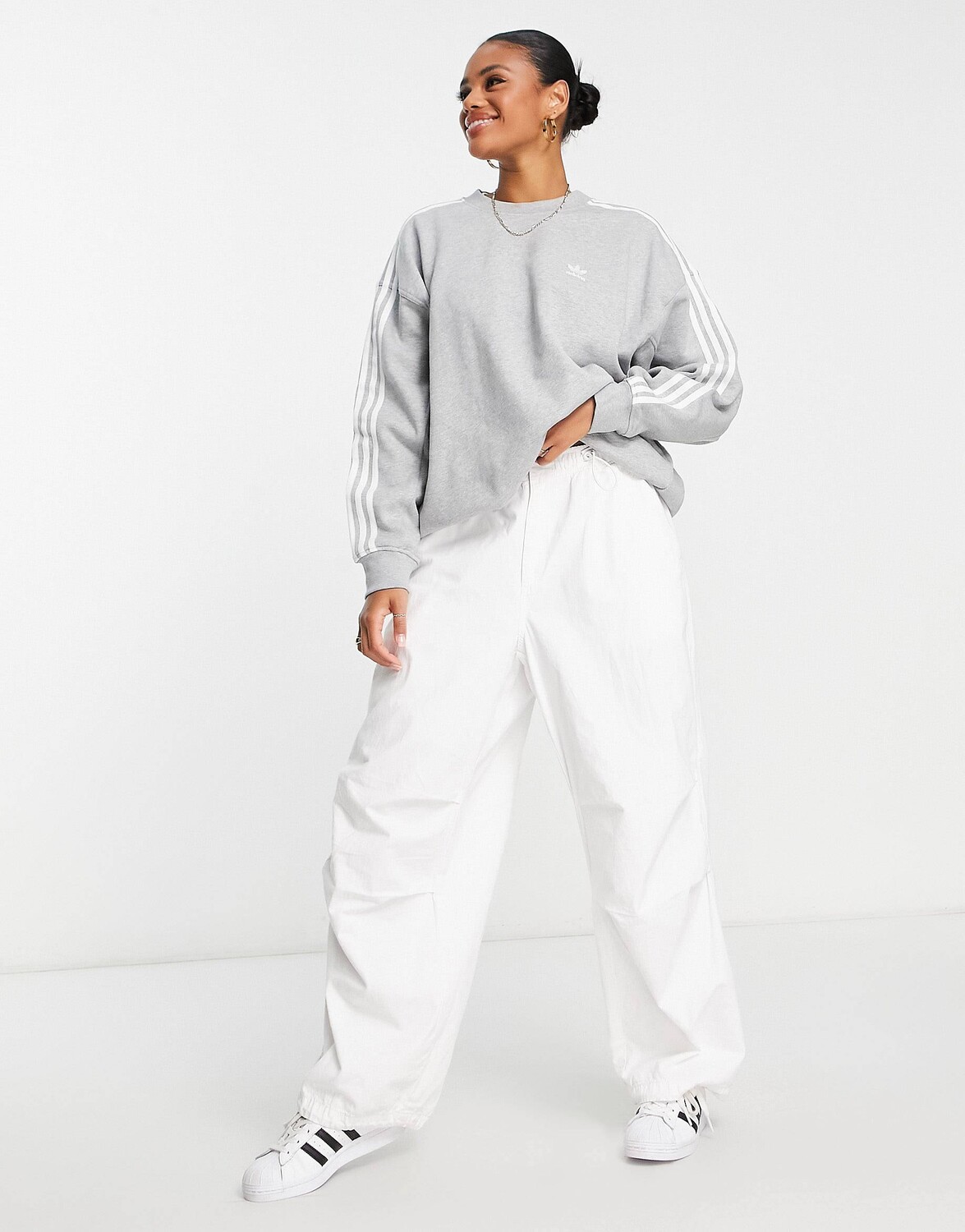 Серая толстовка с тремя полосками adidas Originals adicolor – купить по ...