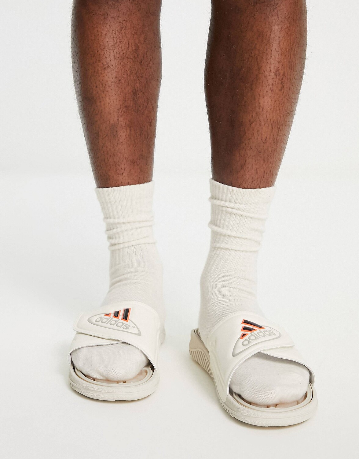 

Белые шлепанцы adidas Originals Reptossage