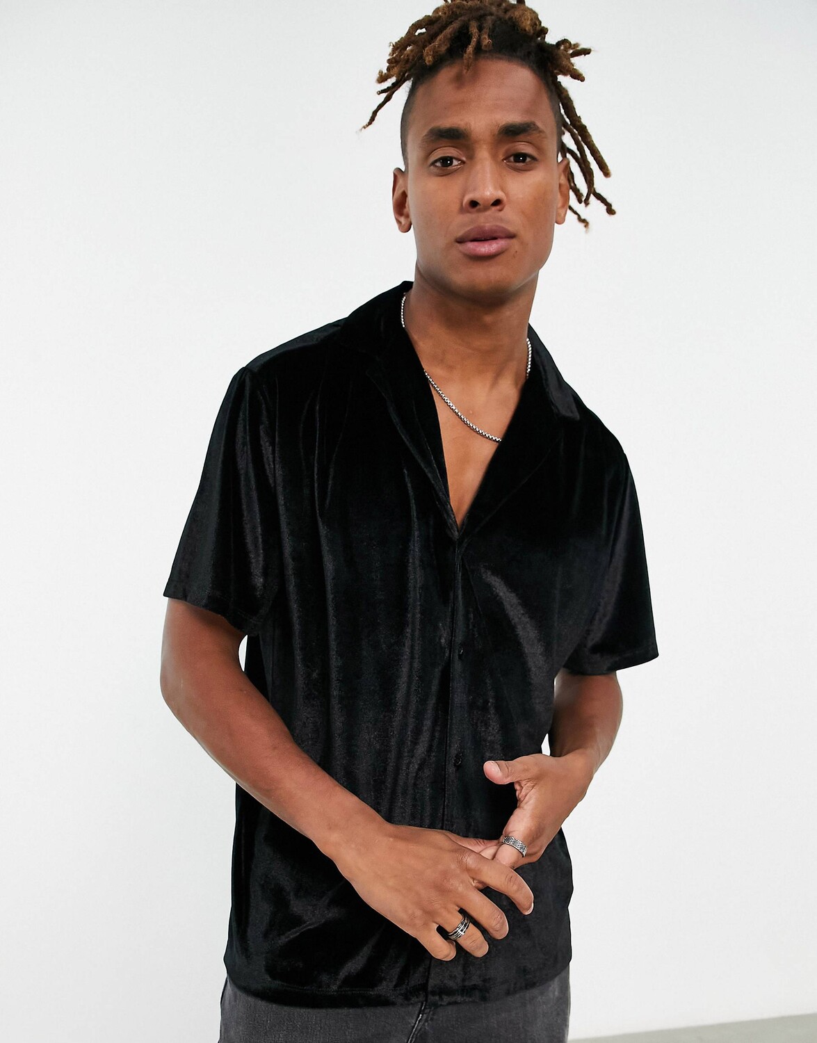 

Черная бархатная рубашка свободного кроя ASOS DESIGN