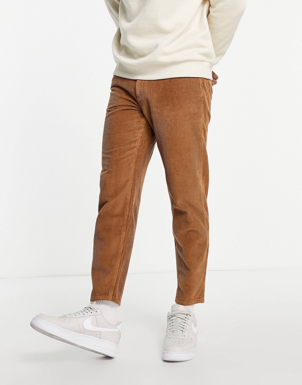 

Коричневые классические вельветовые джинсы ASOS DESIGN