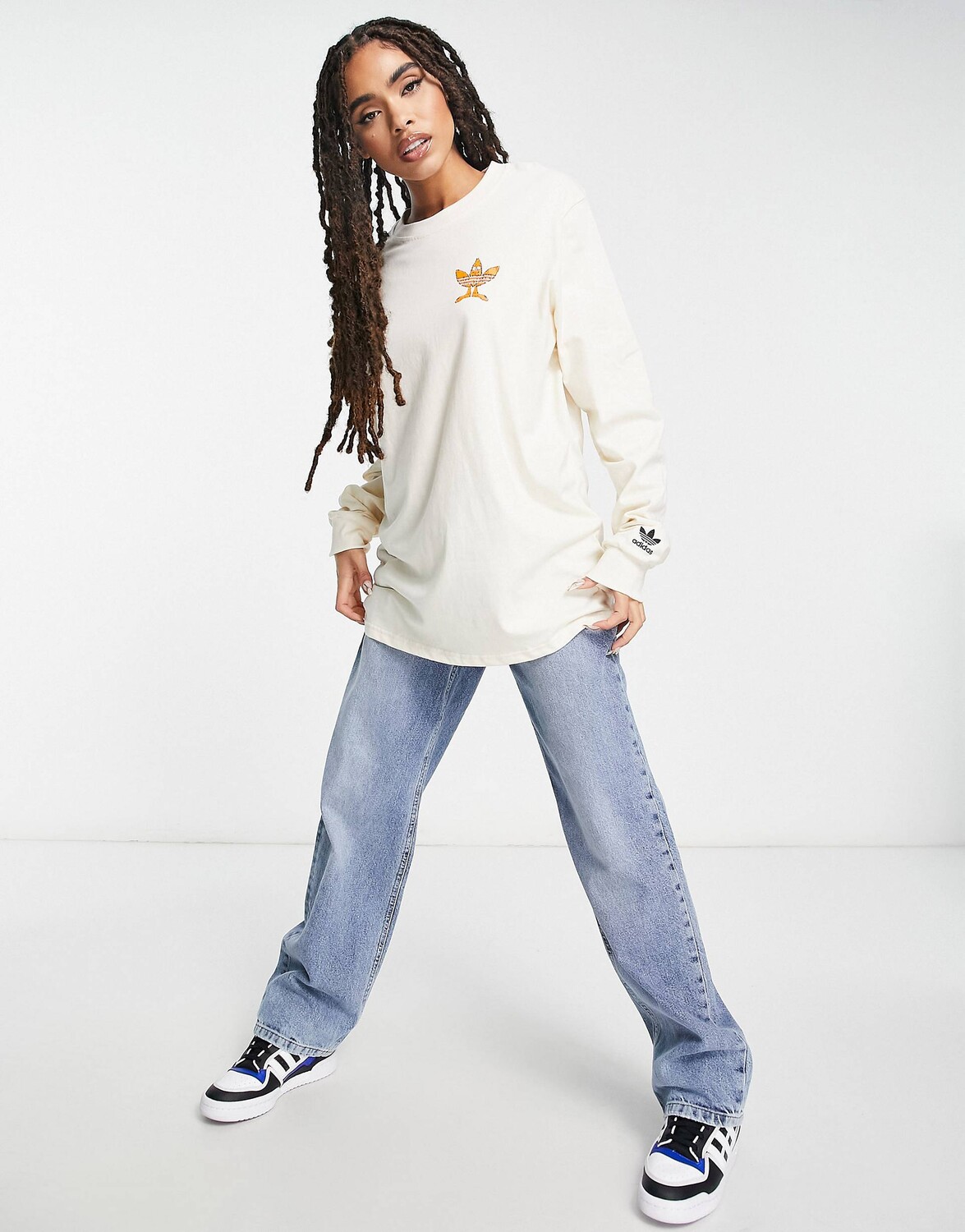 

Белая футболка с длинными рукавами и графическим трилистником adidas Originals, Белый