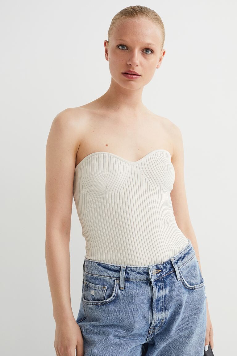 

Топ-бандо из трикотажа в рубчик. H&M, пломбир