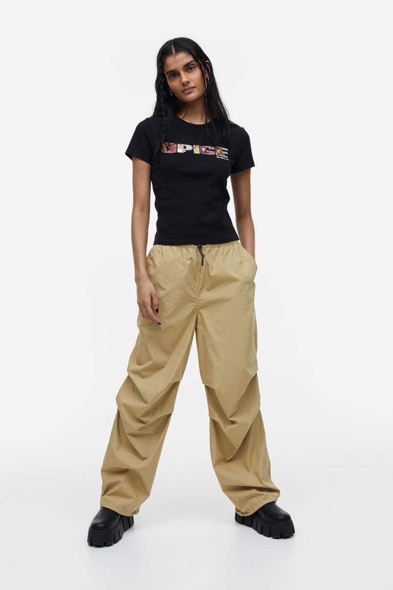 Парашютные штаны H&M, бежевый ветровка парашютные брюки h