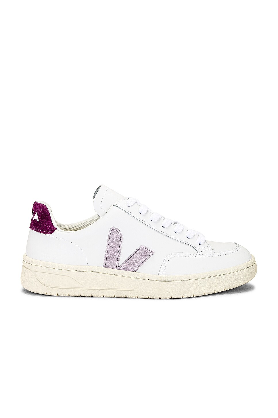 

Кроссовки Veja V-12, цвет Extra White & Parme Magenta