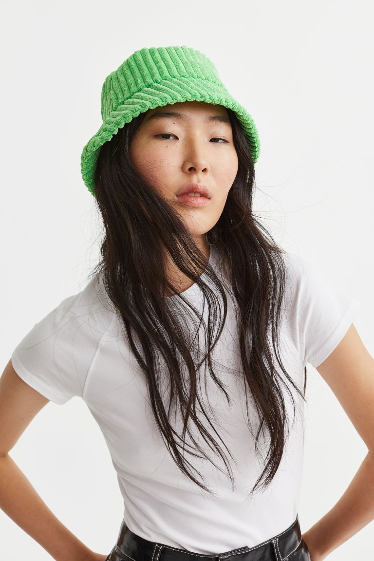 Вельветовая рыбацкая шапка H&M, ярко зеленый