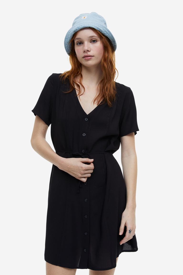 цена Платье с завязками и пуговицами спереди H&M, черный