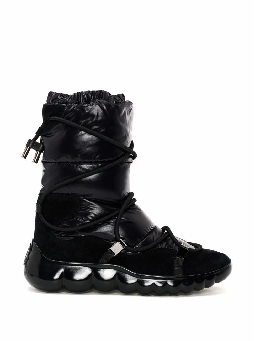 

Дутые сапоги Moncler
