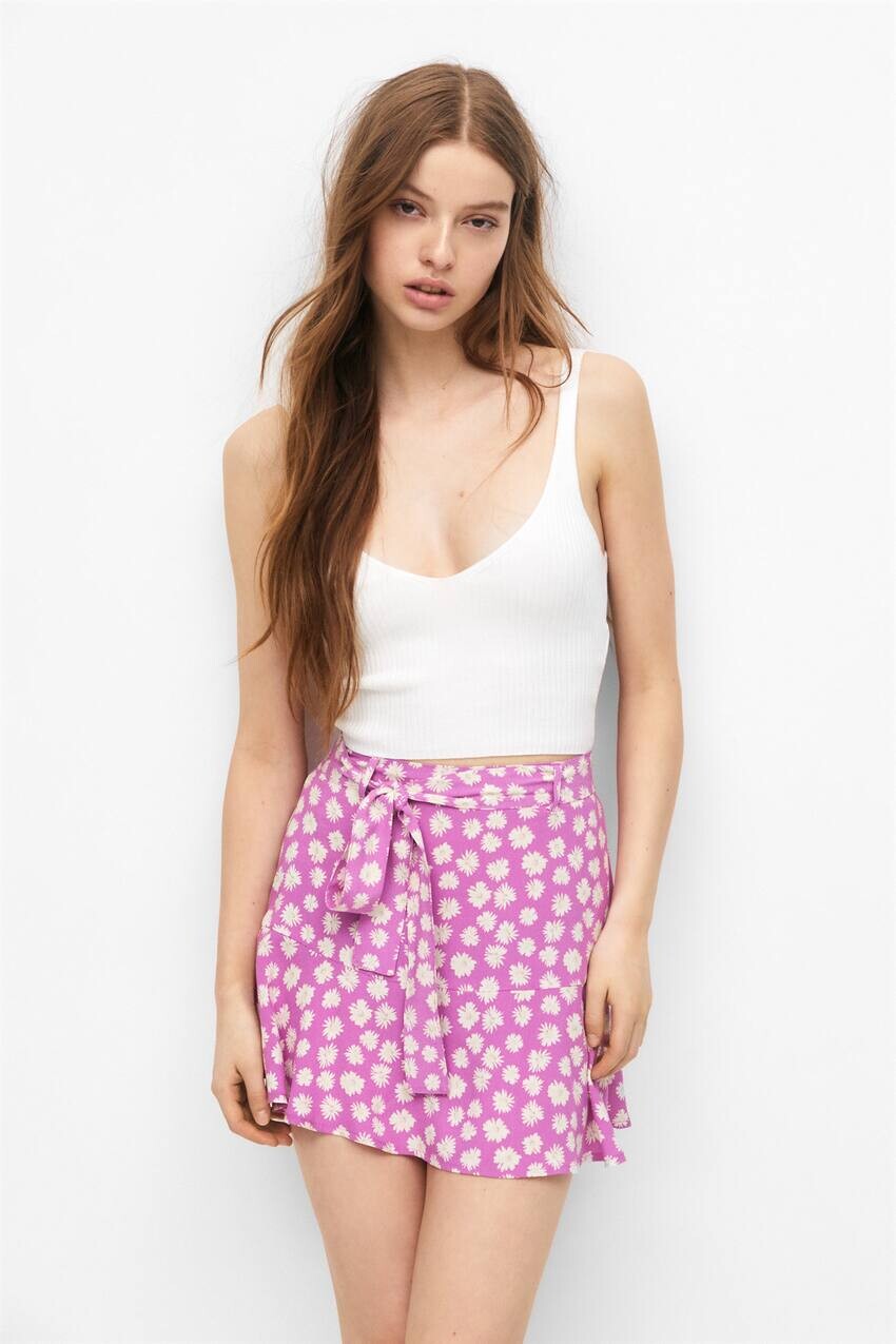 

Мини-юбка с цветочным принтом Pull&Bear, розовый