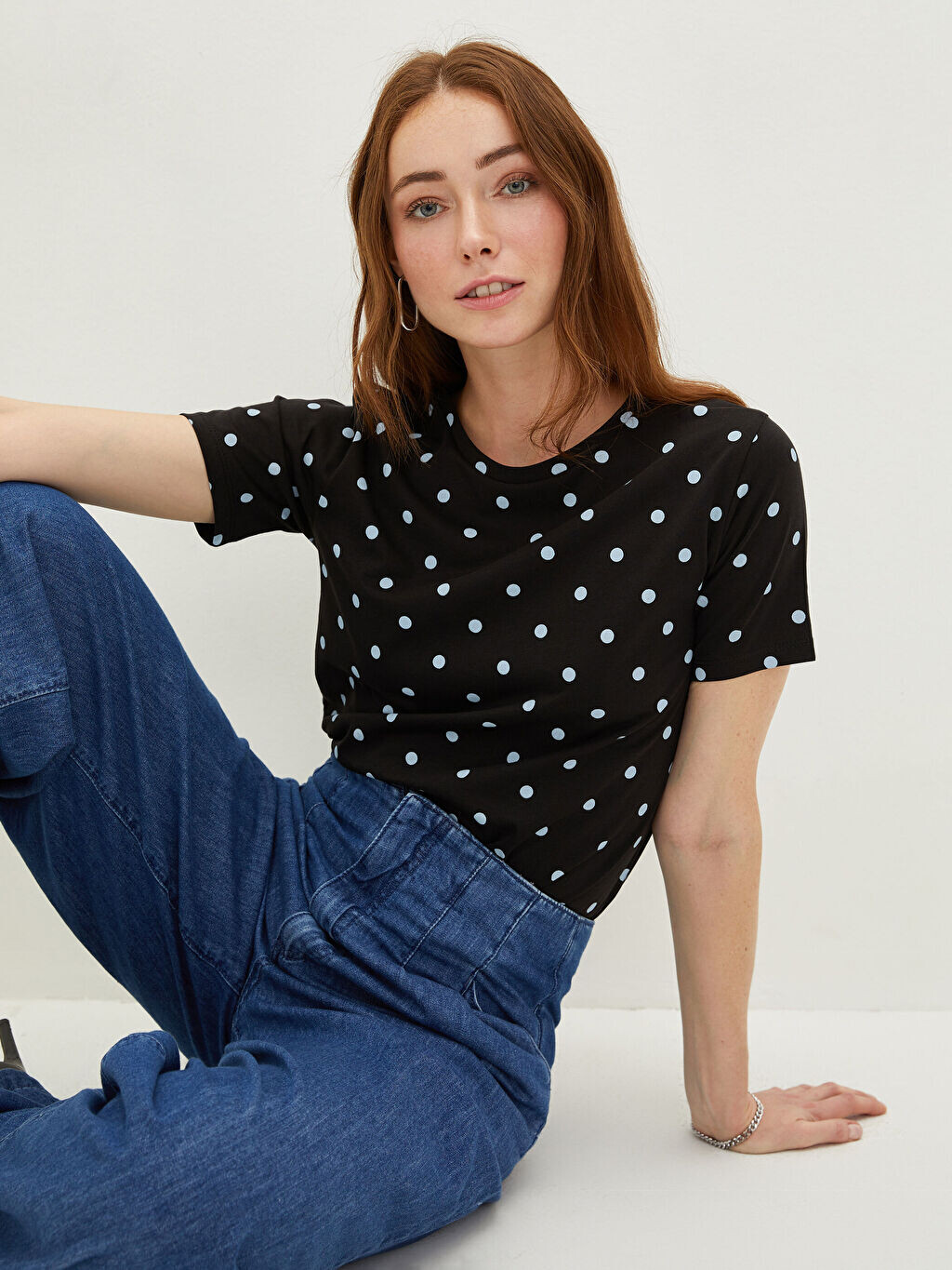 

Женская хлопковая футболка с круглым вырезом в горошек и коротким рукавом LC Waikiki Basic