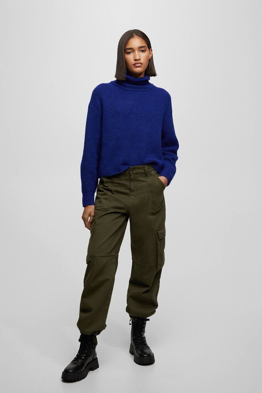 

Брюки карго со средней посадкой Pull&Bear, хаки