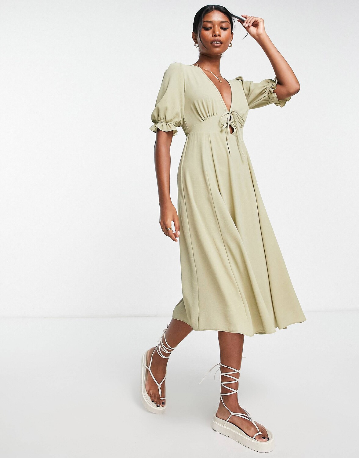 

Платье миди цвета хаки с завязками спереди и годе ASOS DESIGN