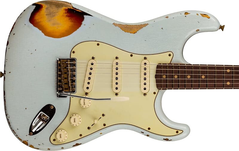

Голубой Fender Custom Shop '61 Reissue Stratocaster Heavy Relic, голубой
