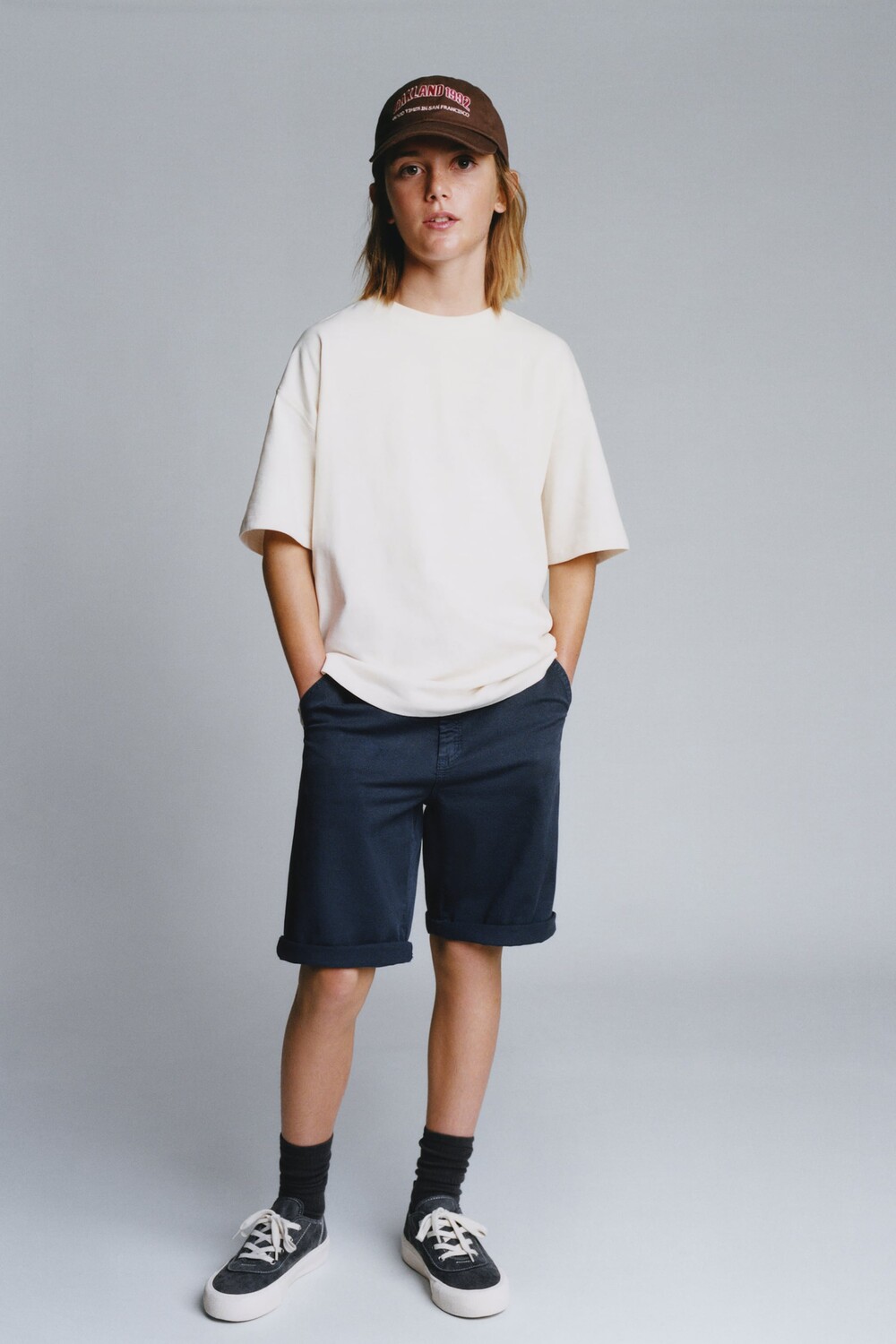 

Однотонные шорты чинос Zara, морской синий