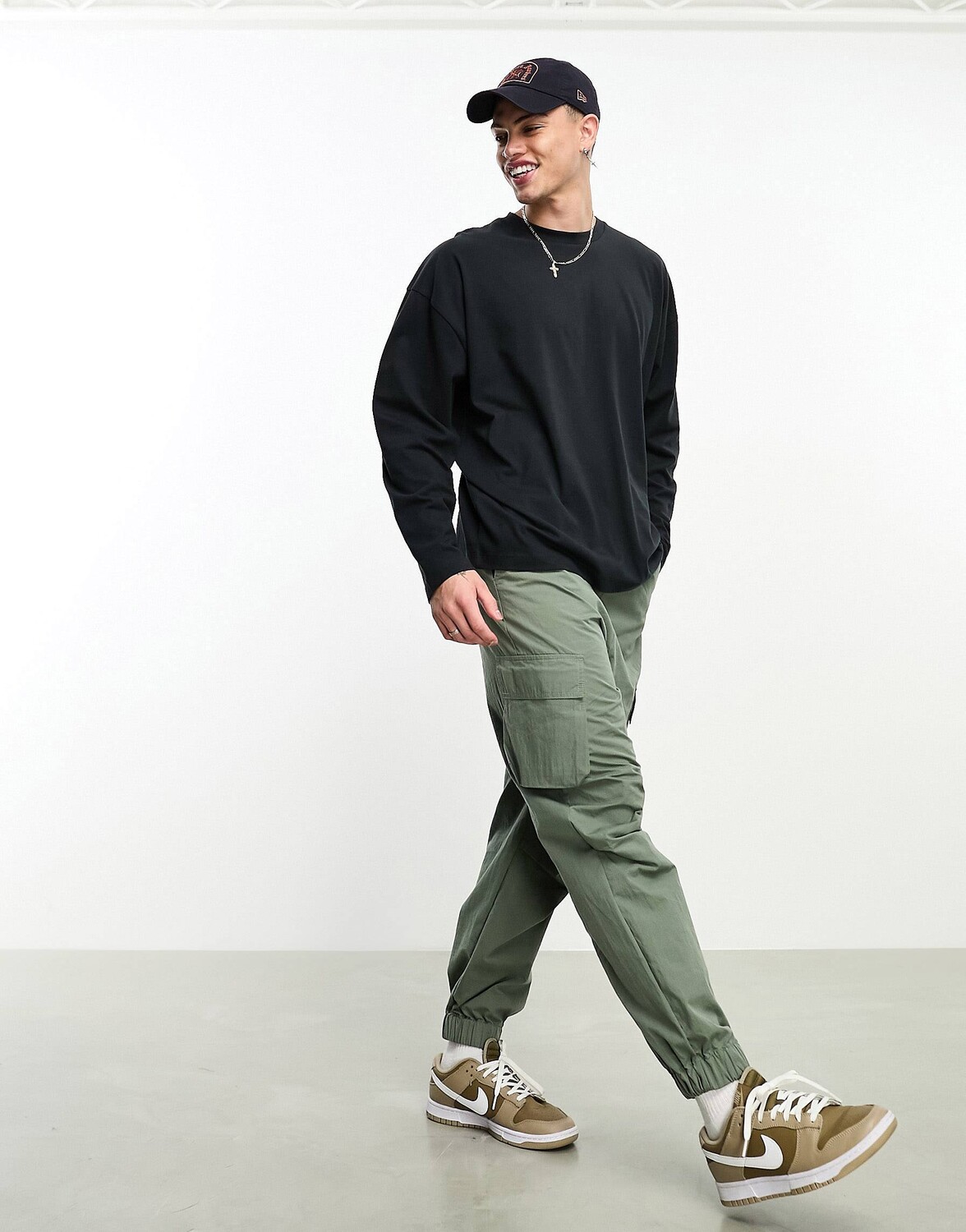 

Свитшот Asos Design Oversized Long Sleeve With Back Print, черный