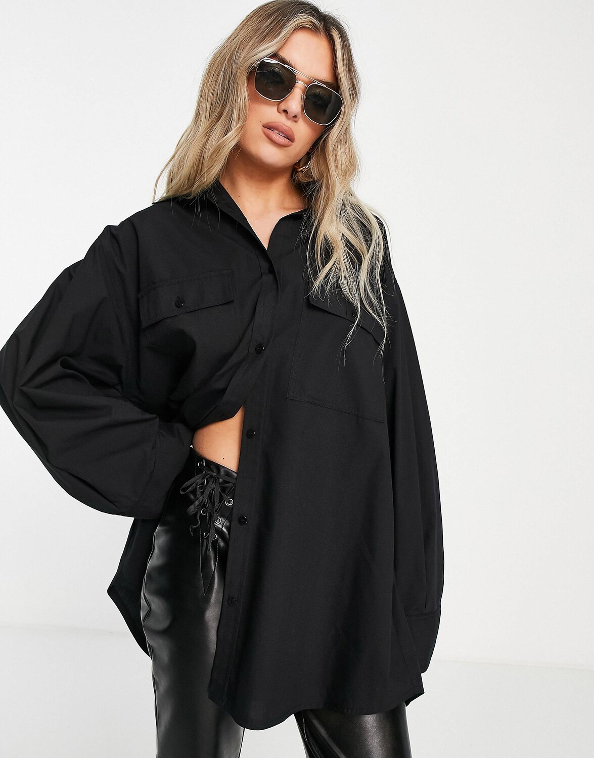 

Черная рубашка оверсайз с широкими манжетами ASOS DESIGN