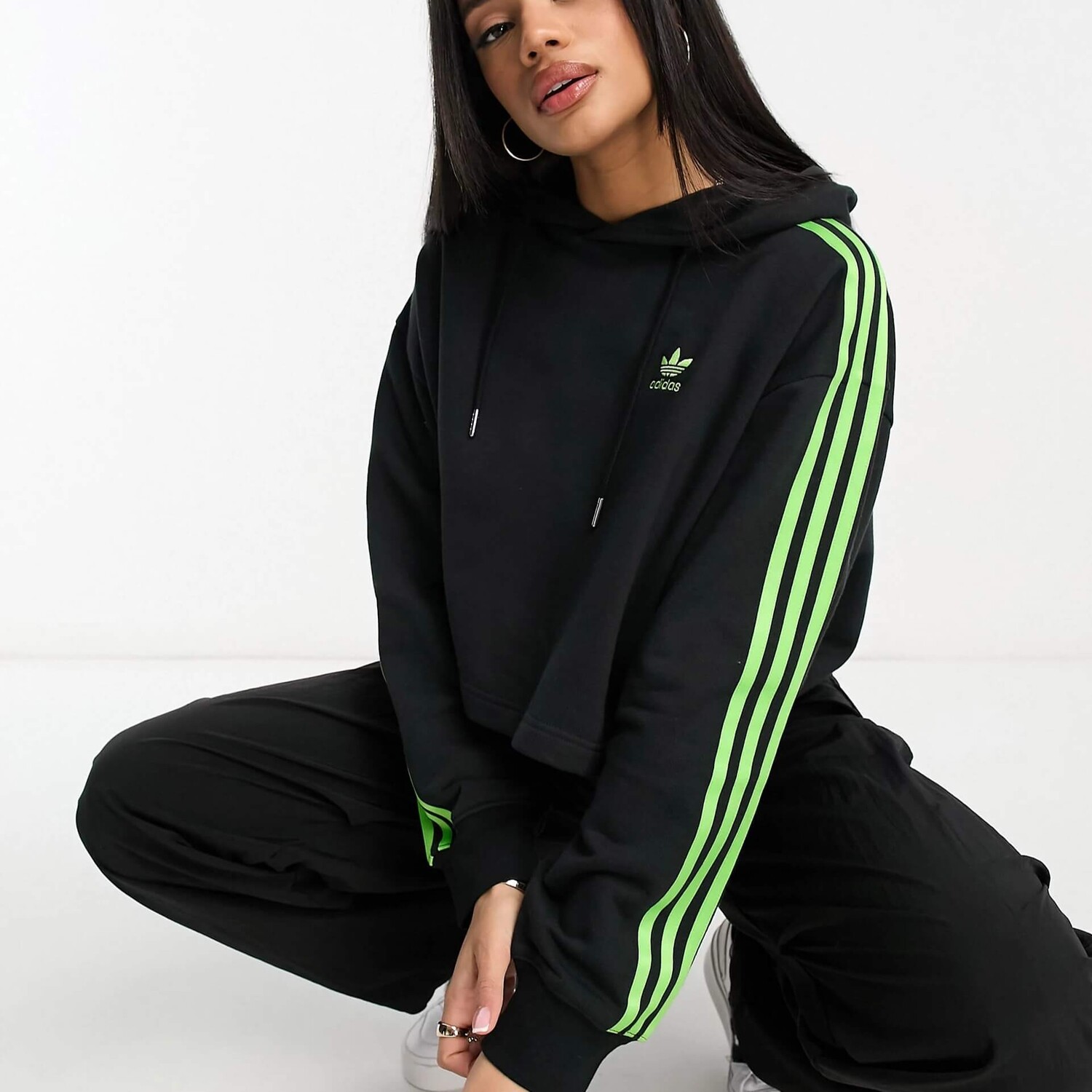 

Толстовка Adidas Originals 3 Stripe Cropped, черный/зеленый