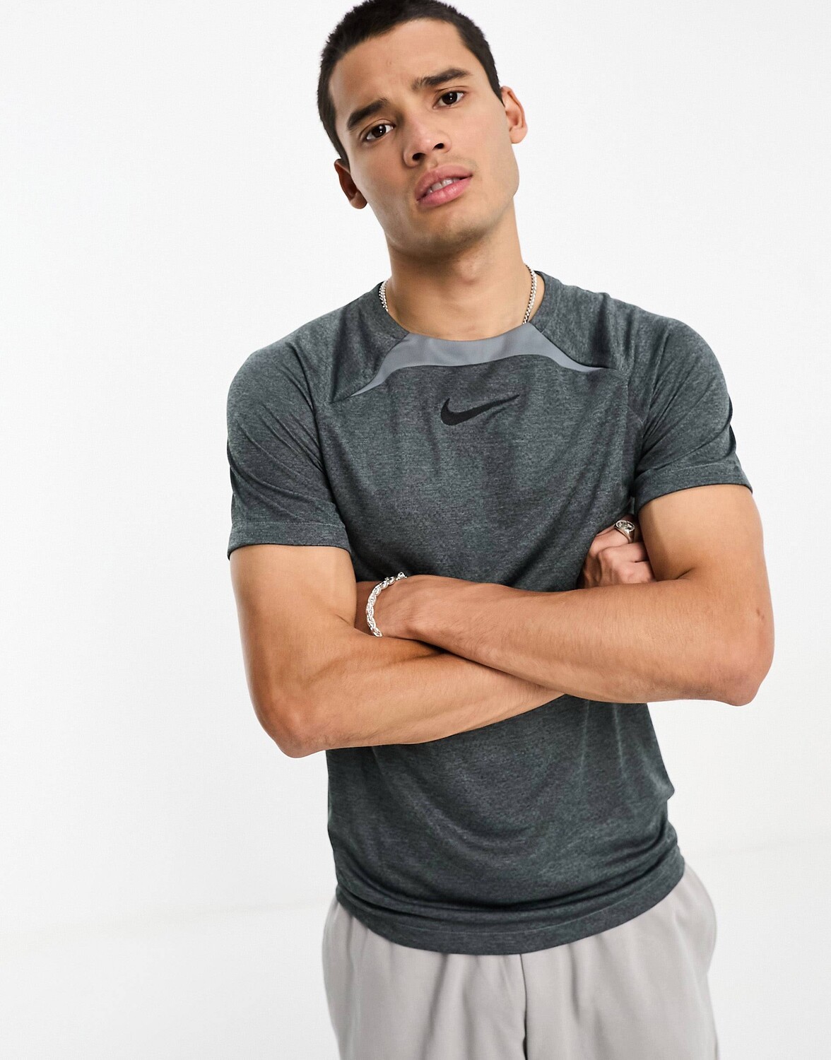 

Футболка Nike Football Academy Dri-fit Short Sleeve, серый