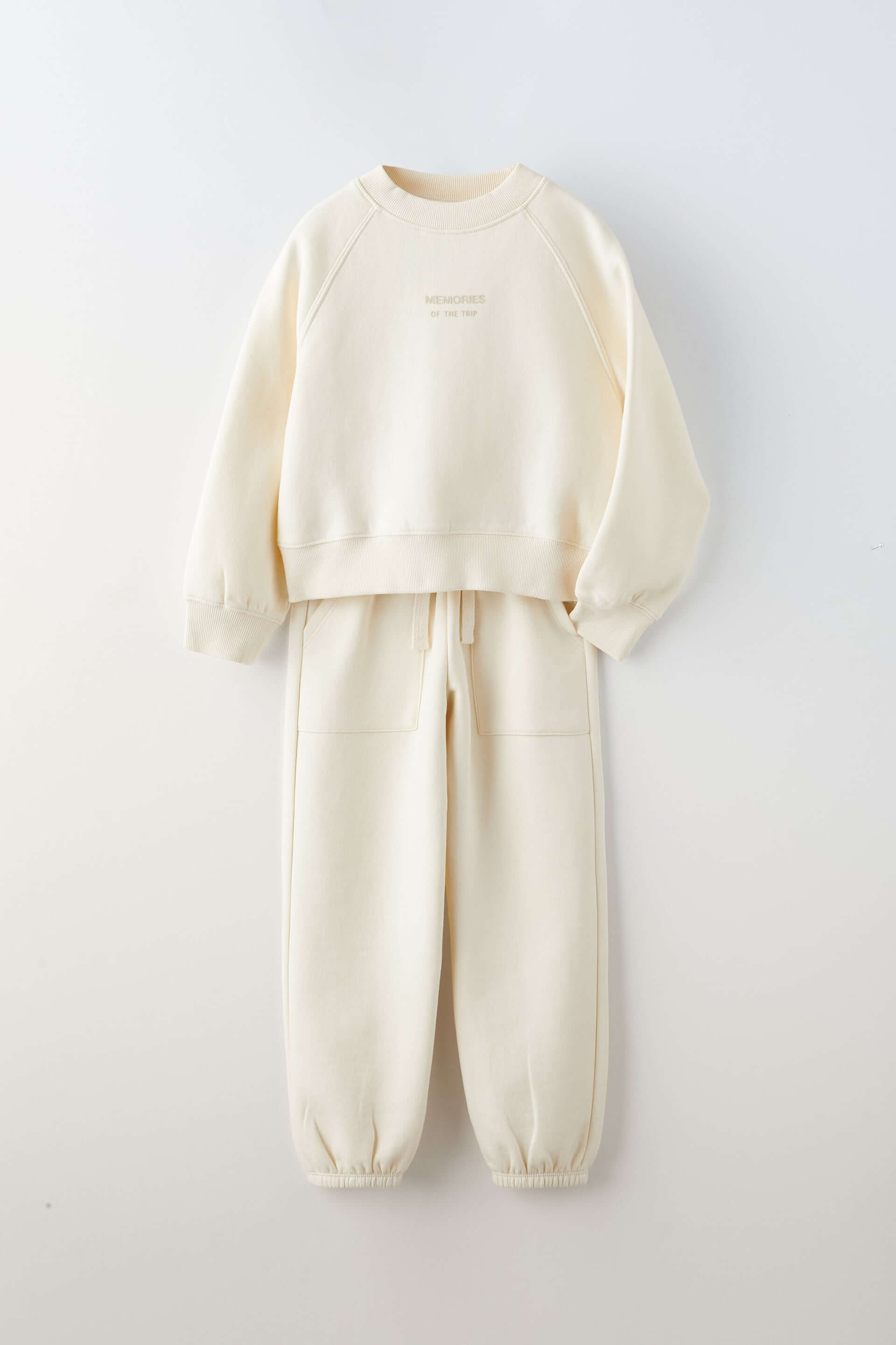 Комплект из худи и брюк Zara Plush Slogan, 2 предмета, экрю комплект из трех футболок с длинными рукавами надпись на груди 3 года 94 см каштановый