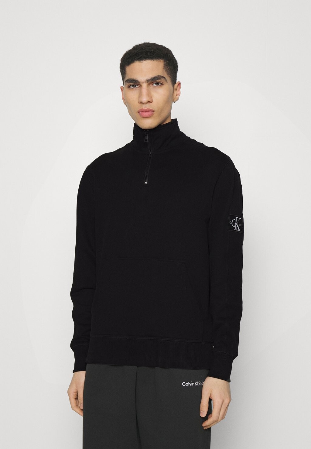 

Толстовка Calvin Klein Jeans, черный