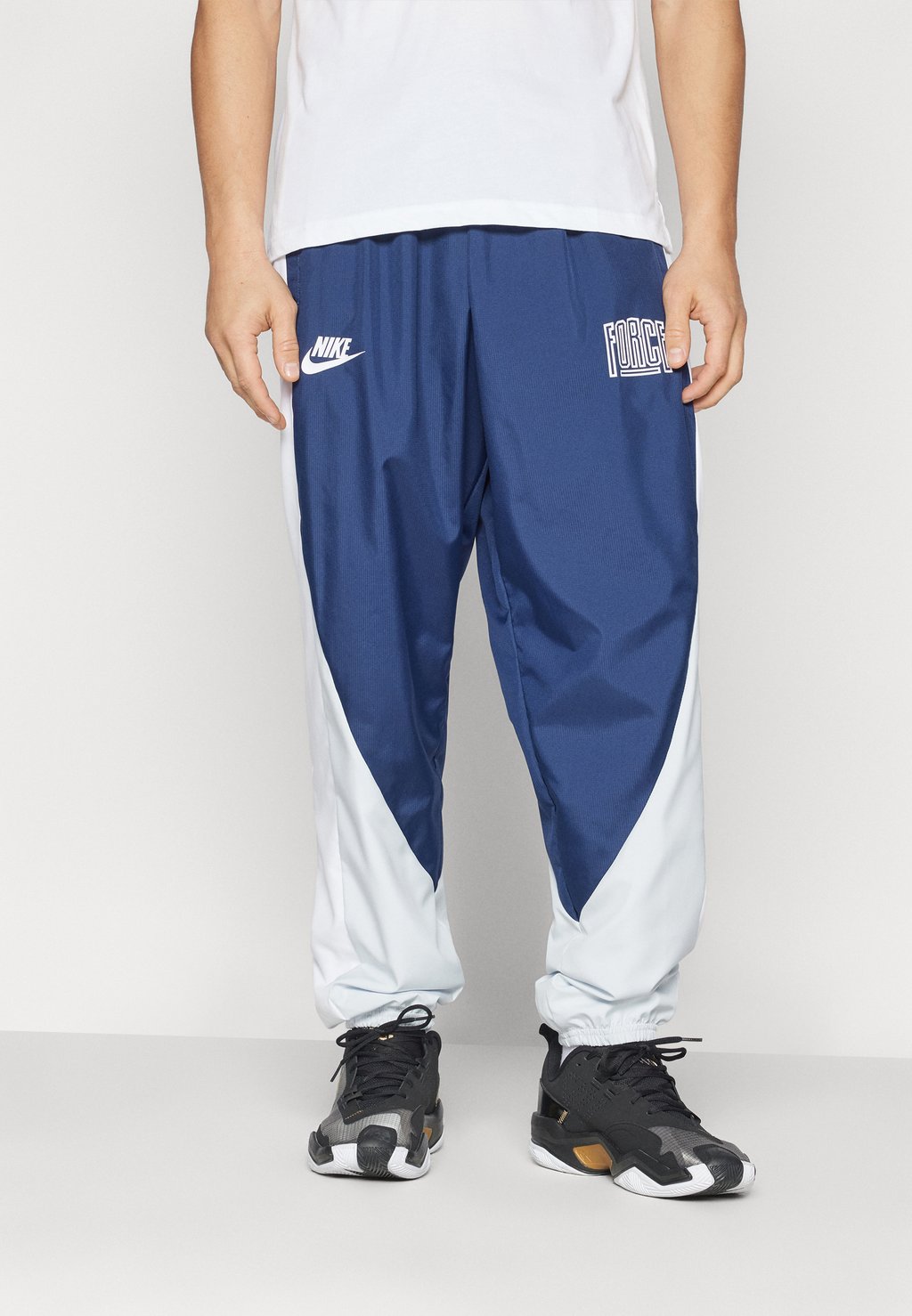 Спортивные брюки PANT , цвет midnight navy/pure platinum/white Nike