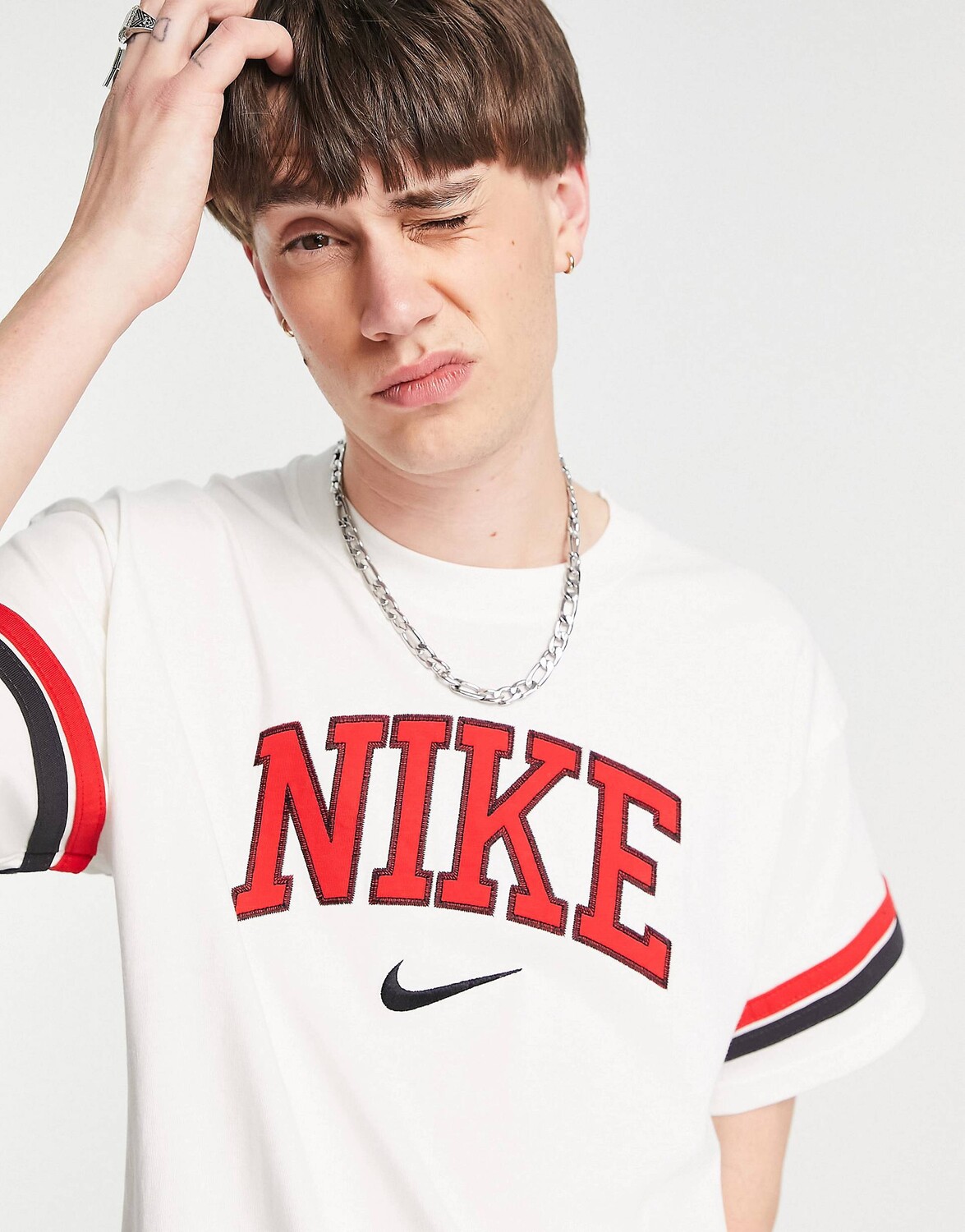 

Футболка Nike Retro pack в парусиновом/красном цвете