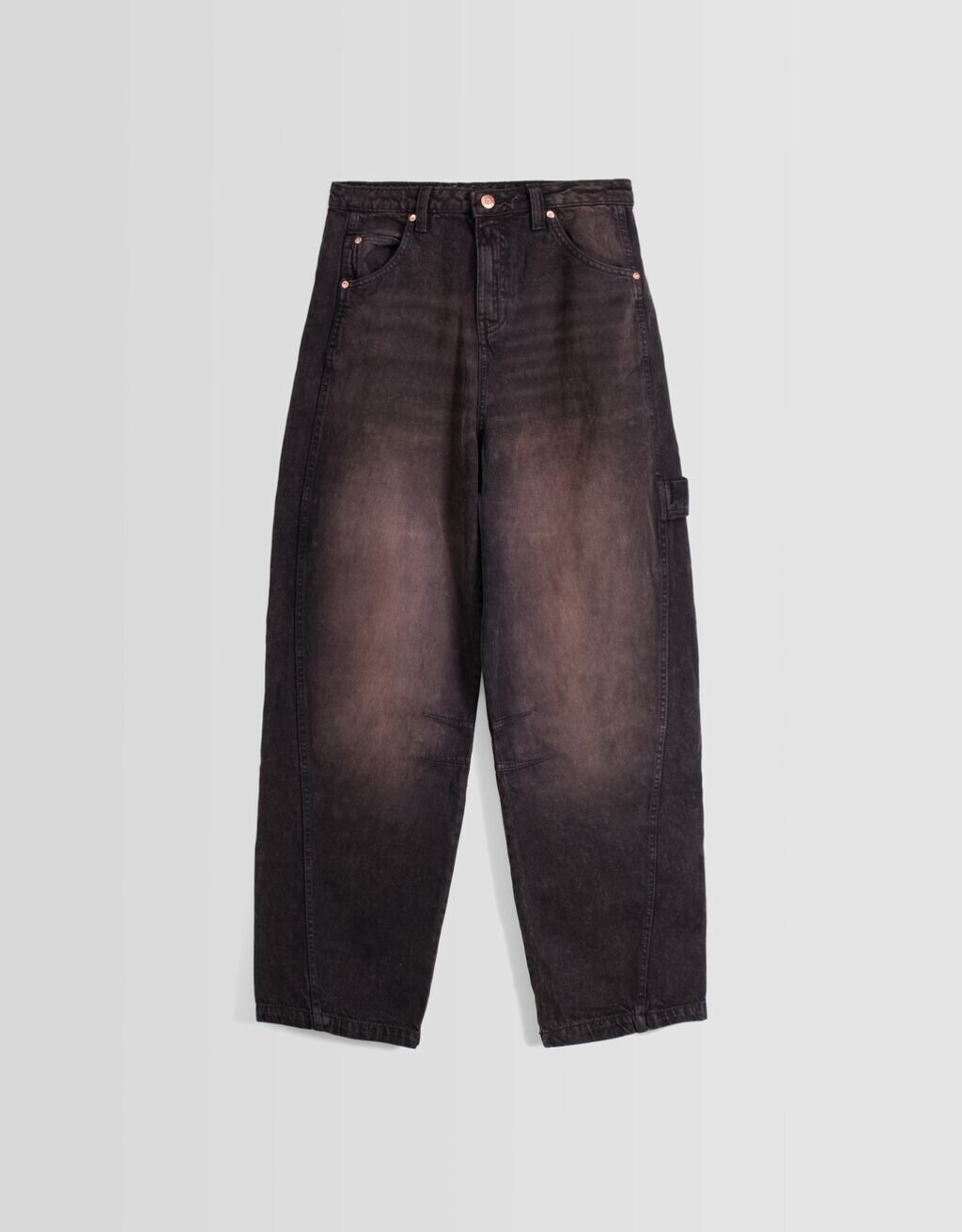

Брюки Bershka Skater fit with carpenter detail, коричневый