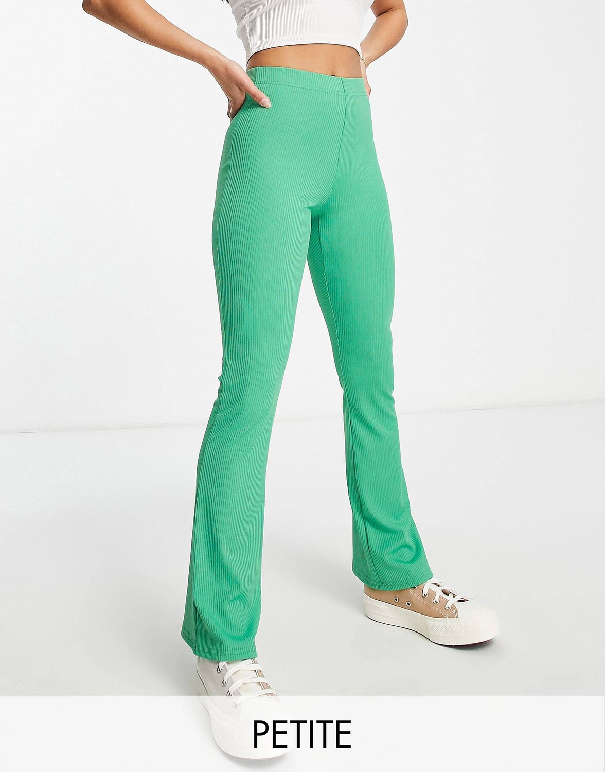 

Зеленые расклешенные брюки в рубчик Topshop Petite
