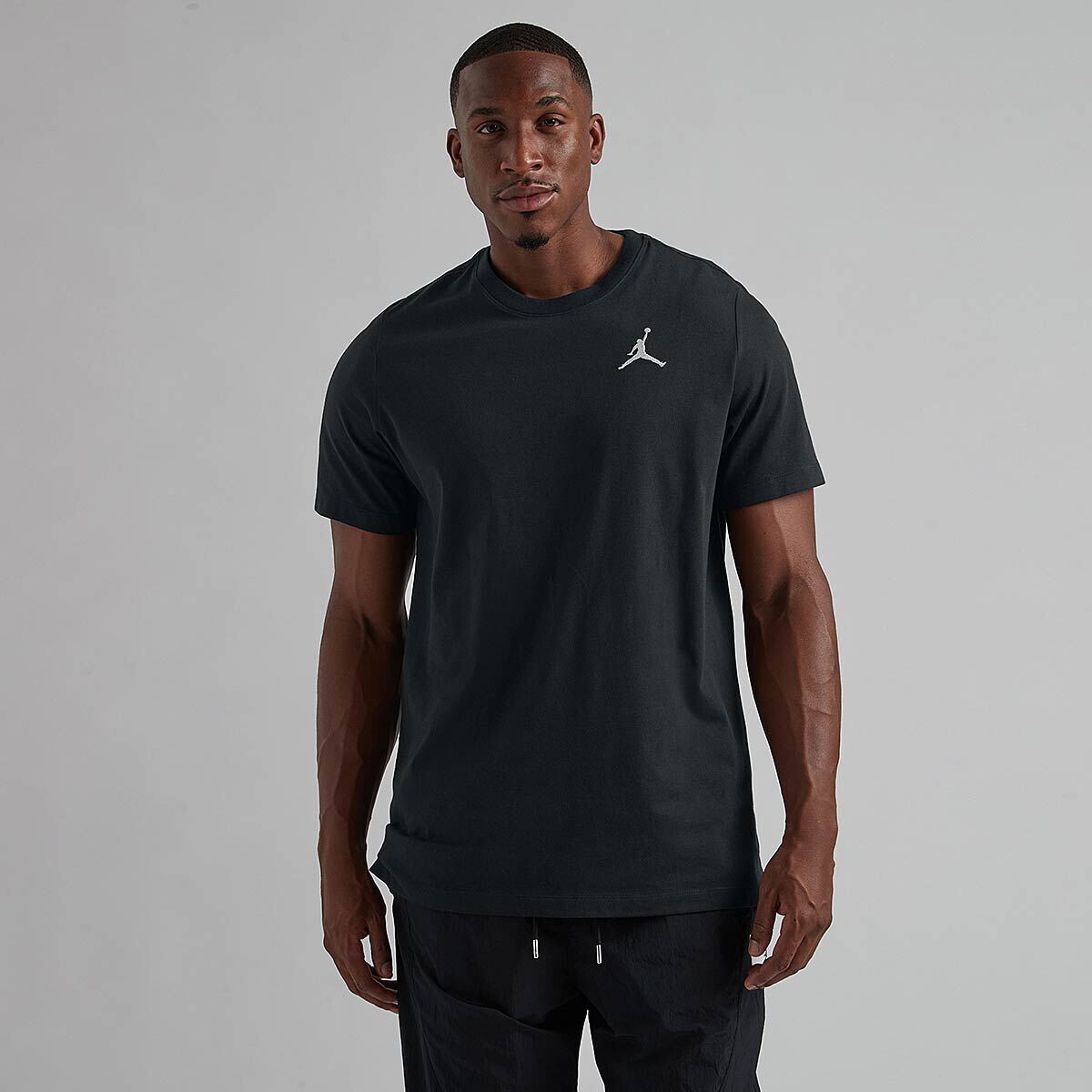 

Футболка JUMPMAN EMBROIDERED T-Shirt Jordan, цвет Weiß/Schwarz