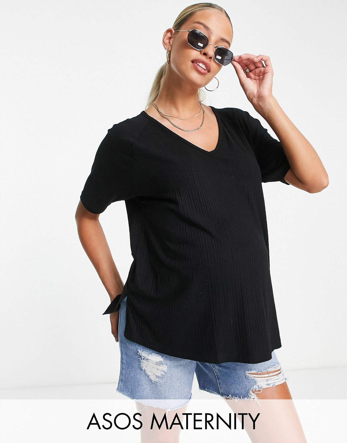 

Черная футболка оверсайз с v-образным вырезом в рубчик ASOS DESIGN Maternity, Черный