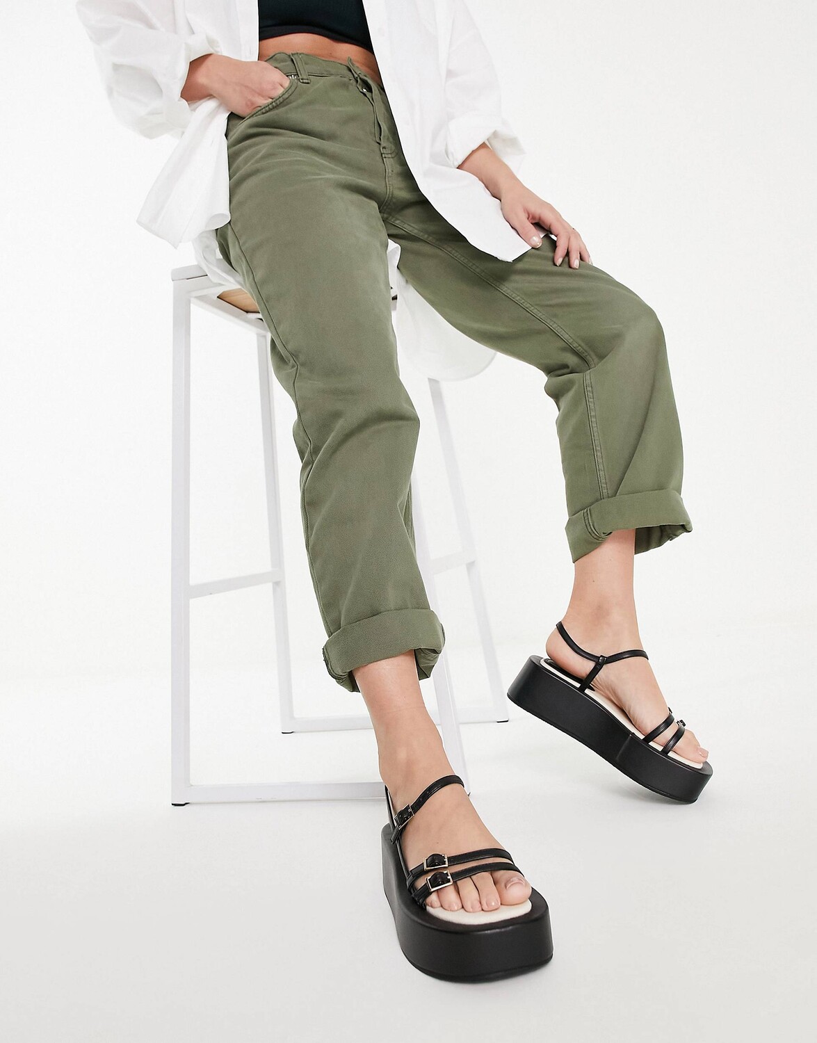

Черные туфли на плоской подошве с ремешком и пряжкой ASOS DESIGN Tactile