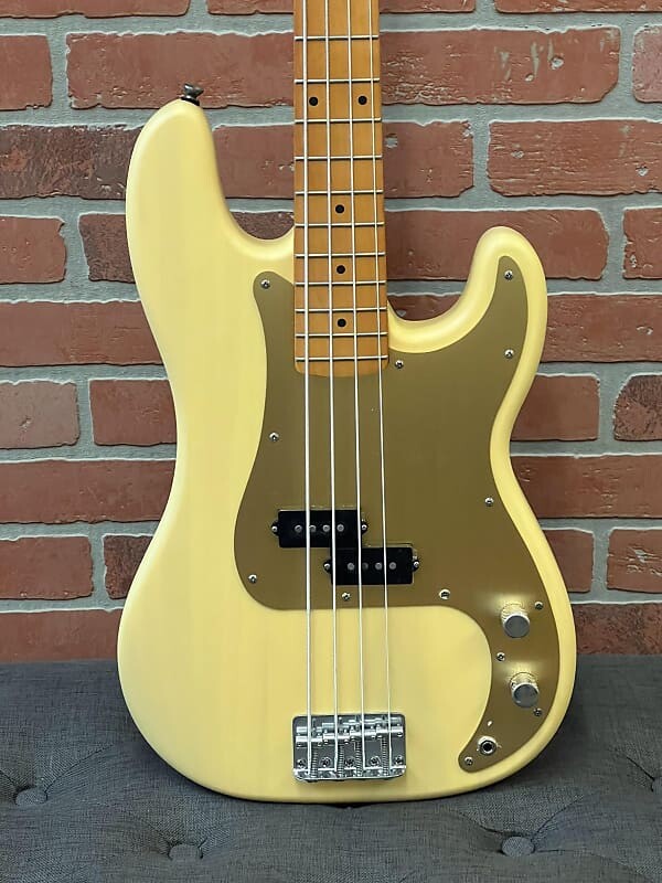 

Squier 40th Anniversary P Bass - атласная винтажная блондинка