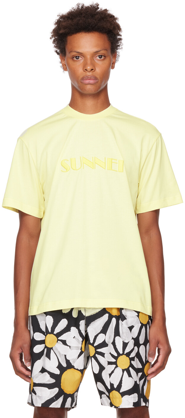 

Желтая футболка с вышивкой SUNNEI