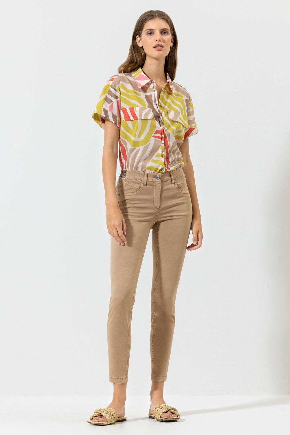 

Эластичный узкий деним LUISA CERANO, цвет sandy beige - multi