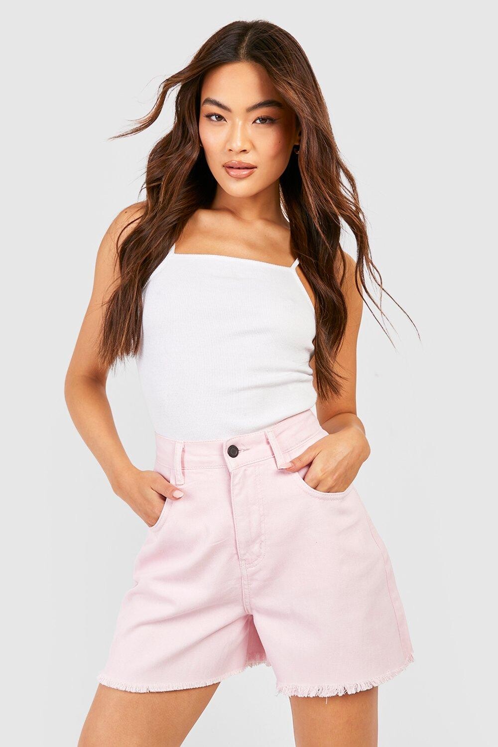 

Шорты mom из пастельно-розового денима с потертыми номами Boohoo, розовый