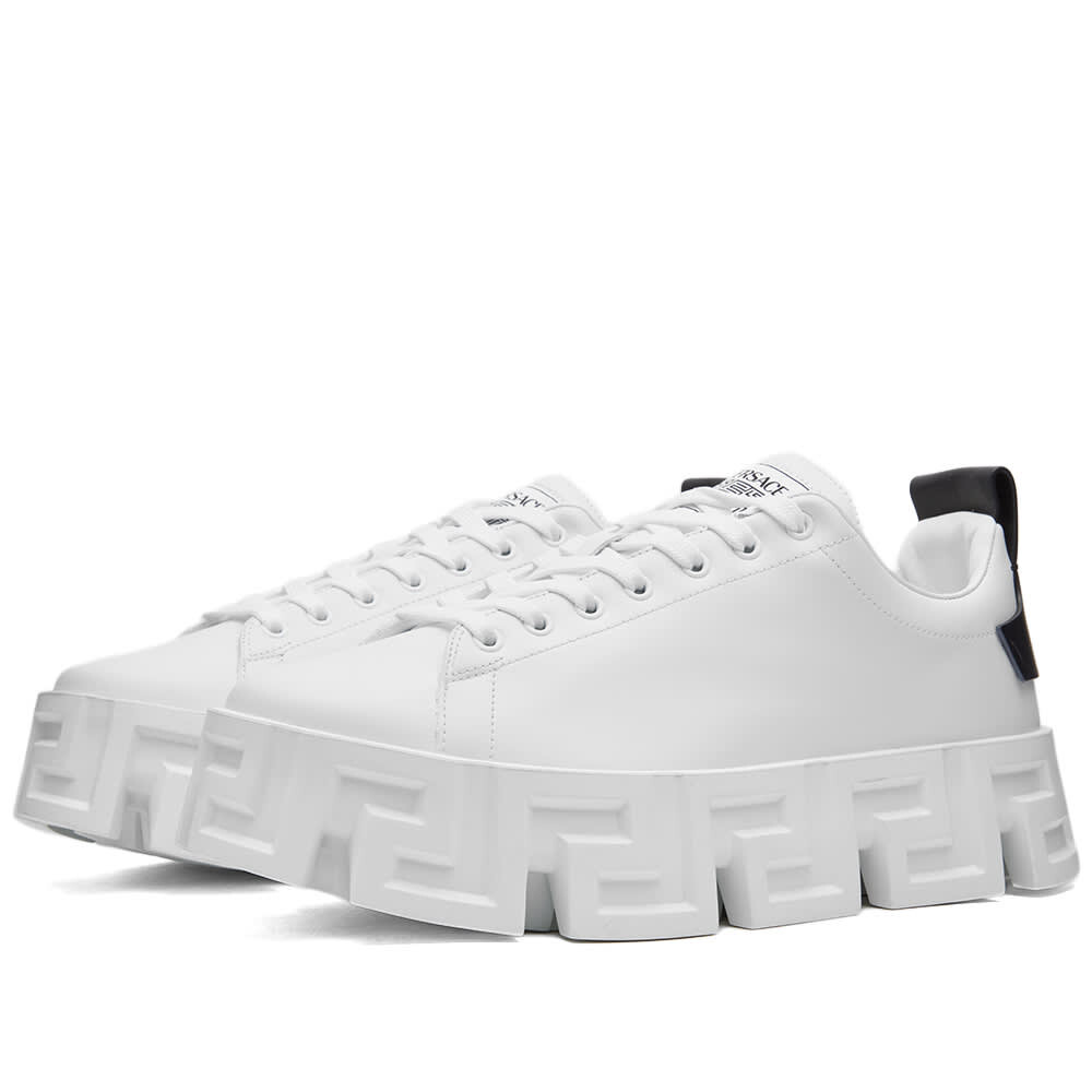 

Кроссовки Versace Chunky Greek Sole, белый