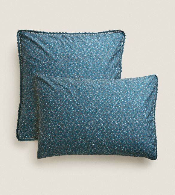 

Наволочка с цветочным принтом Zara Home Mini Floral Print, темно-синий