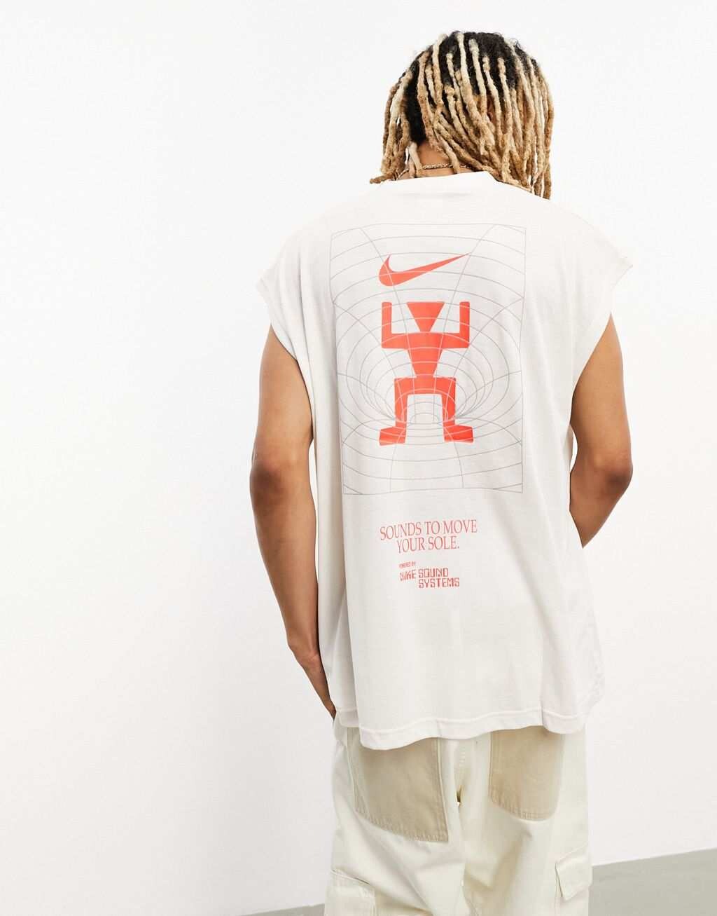 

Белая майка с логотипом Nike Trend