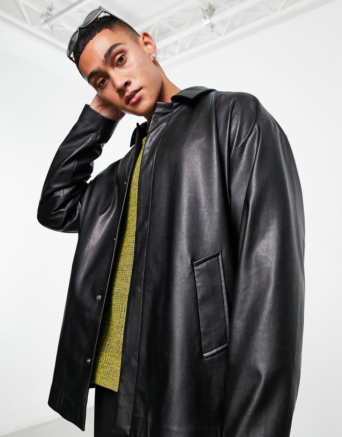 

Черная куртка оверсайз из искусственной кожи ASOS DESIGN
