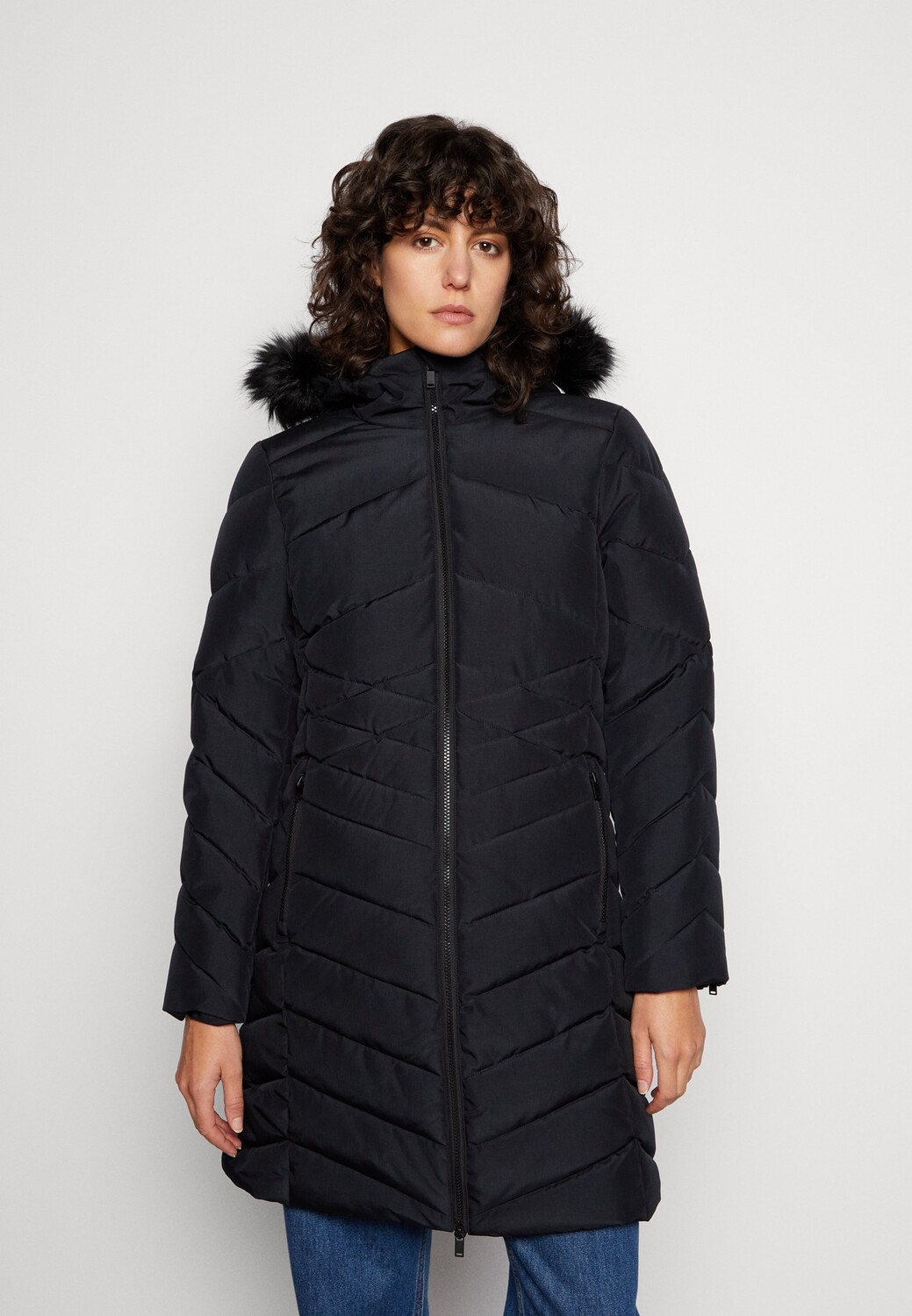 

Пальто зимнее Edc By Esprit, черный