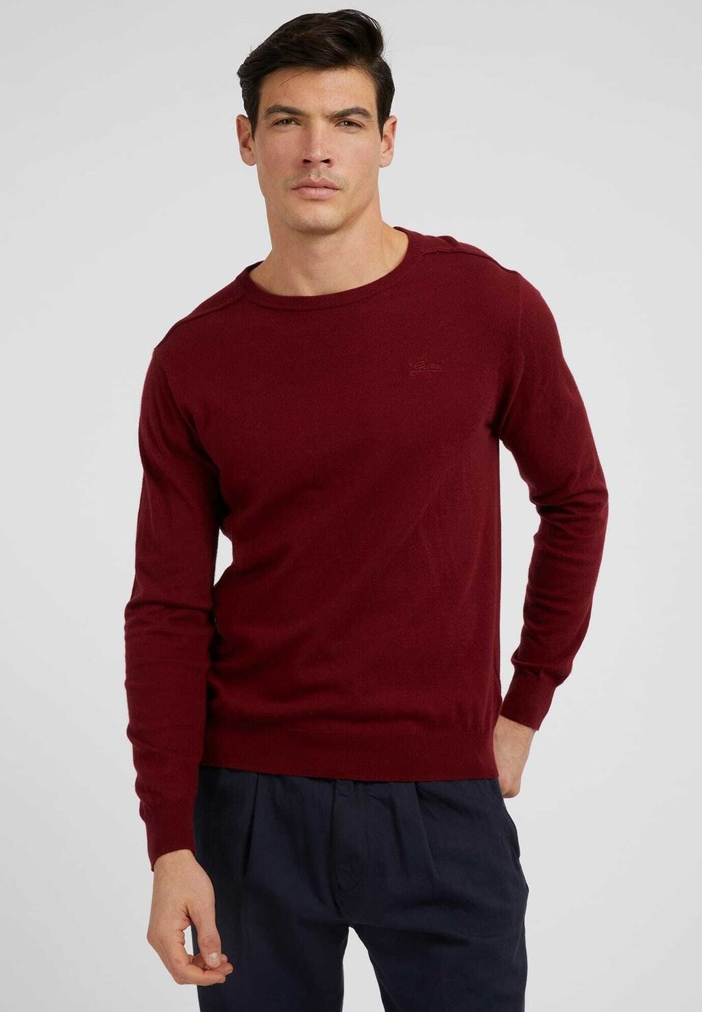 

Свитер Guess