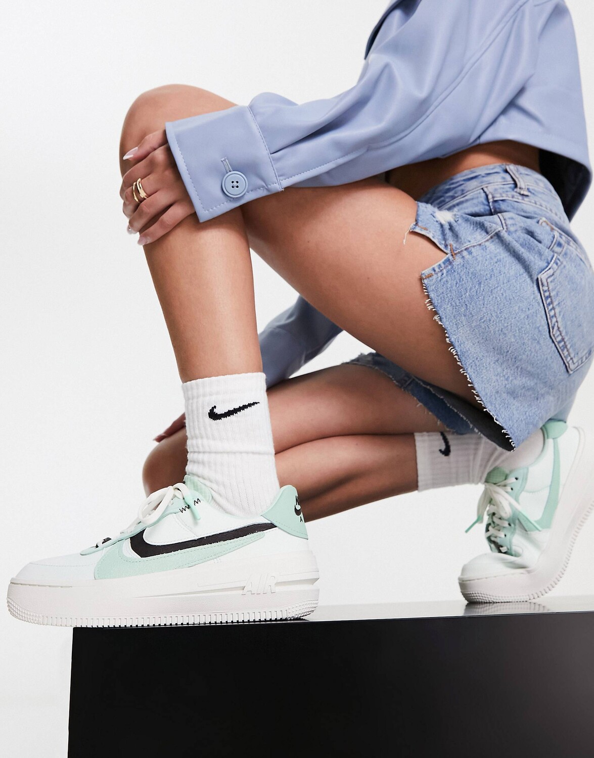 

Кеды Nike Air Force 1 PLT.AF.ORM, белый/зеленый