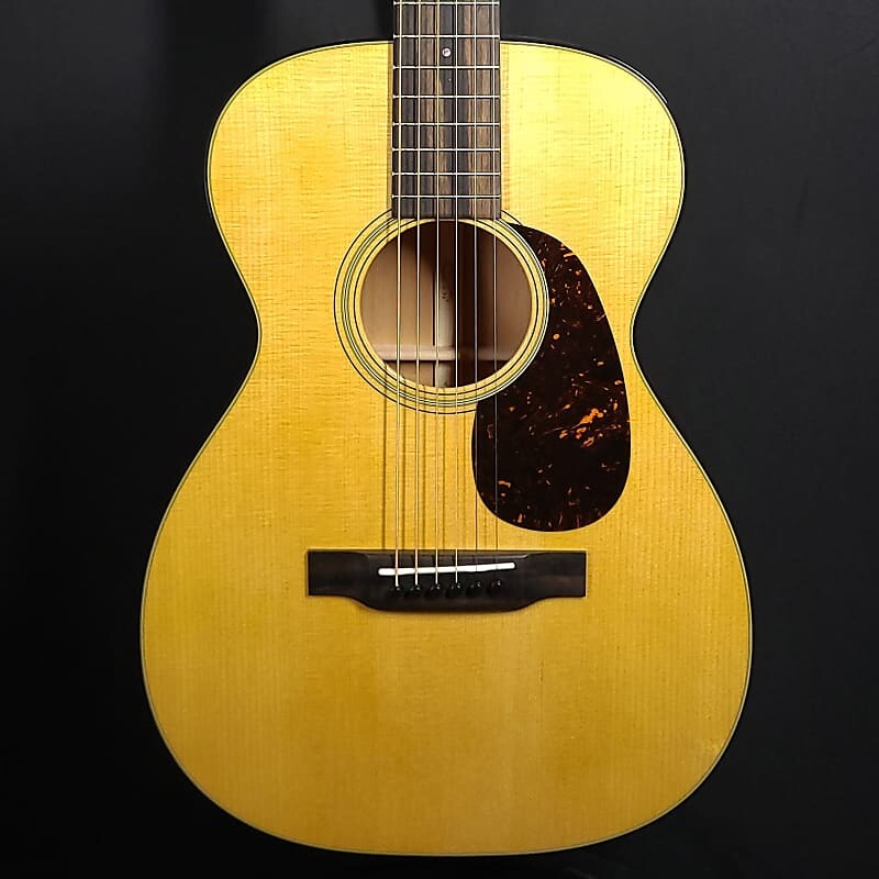 

Акустическая гитара Martin Standard Series 0-18 Standard Series 0-18 Acoustic Guitar
