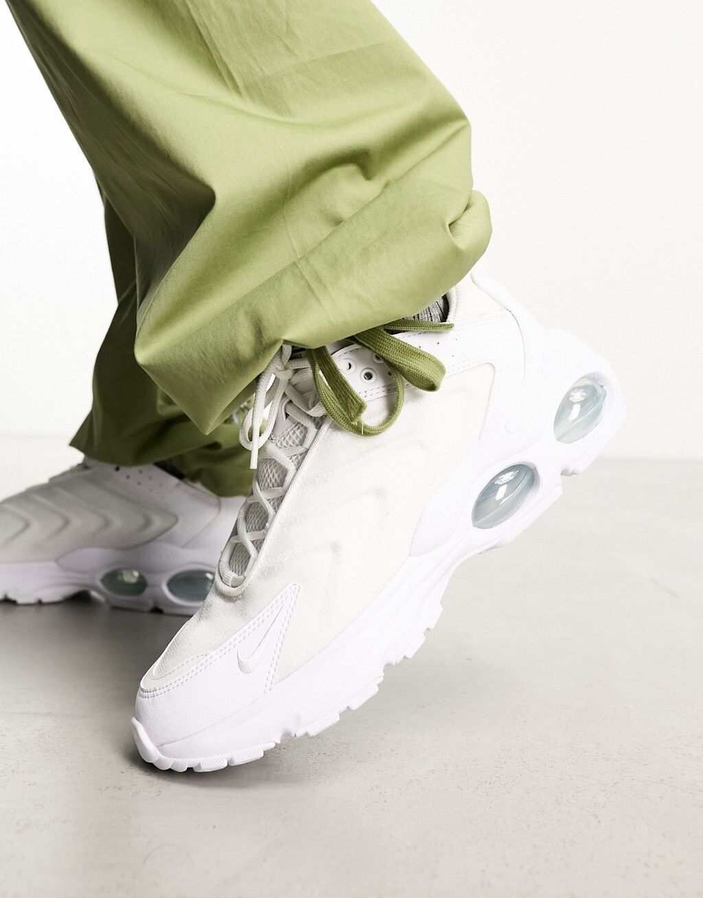 

Тройные белые кроссовки Nike Air Max TW, Белый